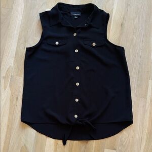 Elegant Black Sleeveless Button-Down Shirt